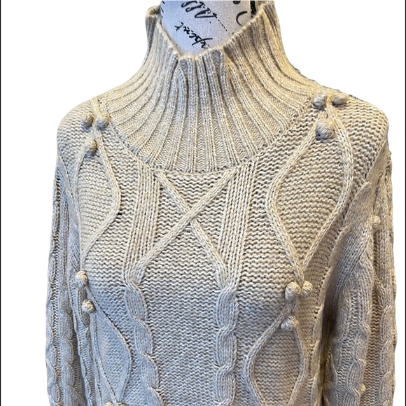 Cupcakes & Cashmere Sweater - Picture 4 of 12